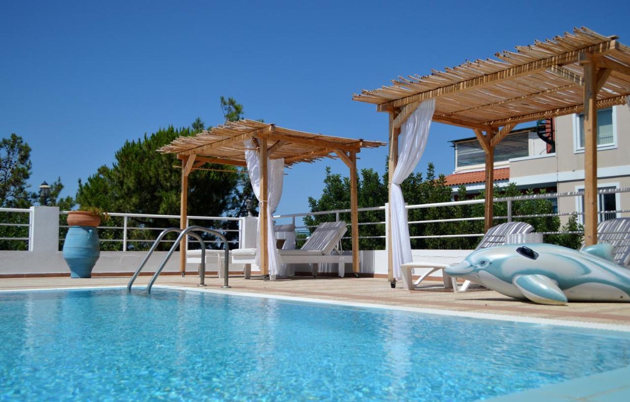 Junior Suite with Pool View